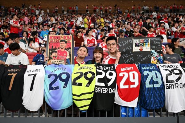  نمایش ویژه یک هوادار؛ تمام کیت‌های کای هاورتز در استادیوم