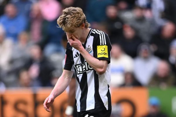 ابراز همدردی ستاره نیوکاسل با الکساندر ایساک