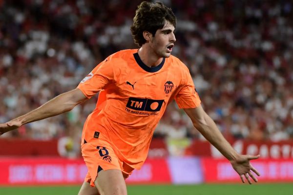 تلاش تیم اسپانیایی برای دفع علاقه میلان و منچستریونایتد