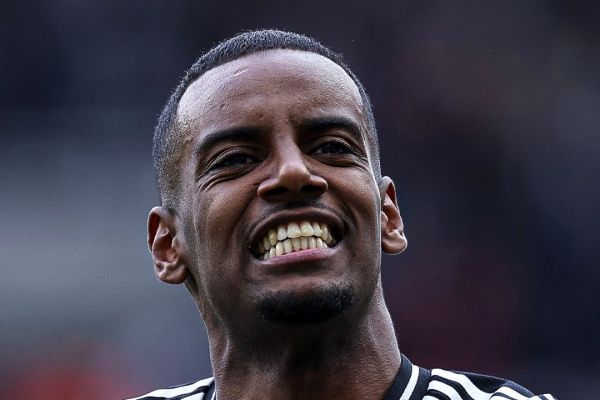  بازگشت الکساندر ایساک به تمرینات نیوکاسل