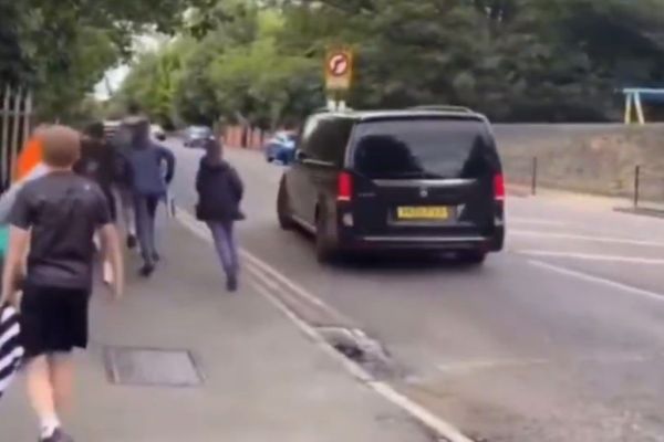  عکس؛ حمله هواداران نیوکاسل به ایساک