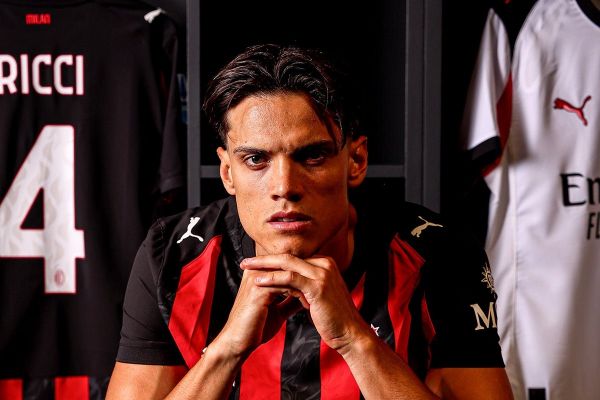  هافبکی که با عملکردش، هواداران را یاد آندره آ پیرلو می اندازد