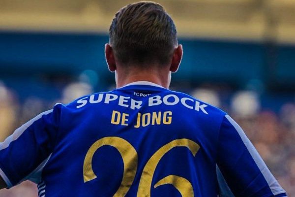 رسمی؛ مهاجم سابق بارسلونا به پورتو پیوست