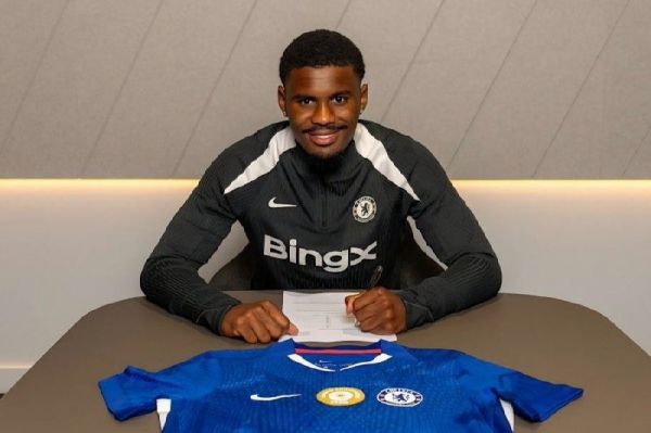 رسمی؛ مدافع آیندهدار تیم ملی هلند به چلسی پیوست