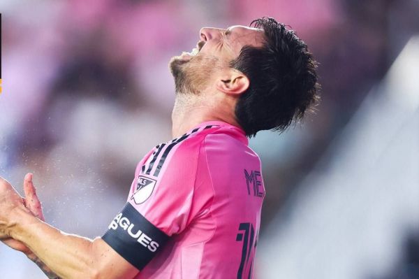  رسمی  آسیب عضلانی برای لیونل مسی