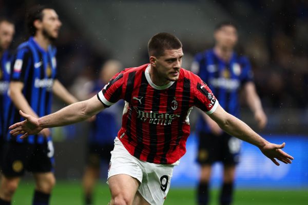 مهاجم سابق رئال مادرید و میلان راهی یونان شد