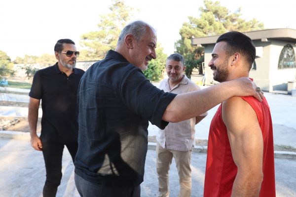 کارنامه ضعیف درویش در جذب مهاجم؛ ژست قهرمان برای مرد بازنده