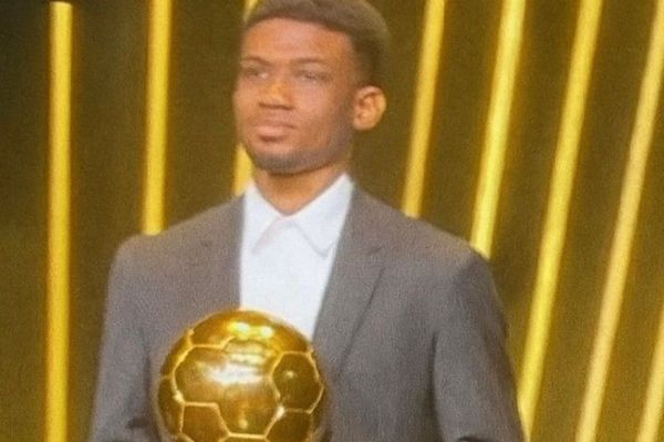  پست اینستاگرامی جالب آماد دیالو با توپ طلا