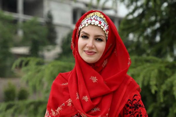  خاله شادونه در زمین بازی تیم یحیی   عکس