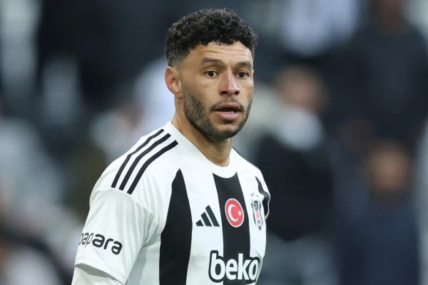  لیدز یونایتد به دنبال جذب هافبک سابق لیورپول و تیم ملی انگلیس