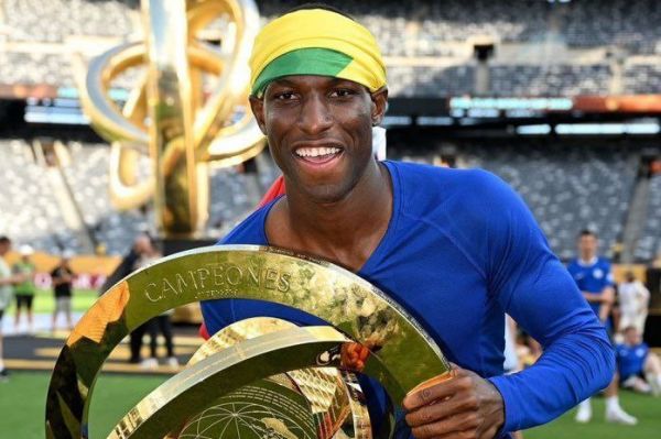 چلسی برای فروش مهاجم خود تخفیف نمیدهد