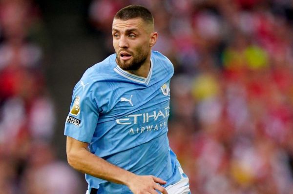 هافبک کروات منچسترسیتی به پیشنهادهای لیگ عربستان پاسخ منفی داد