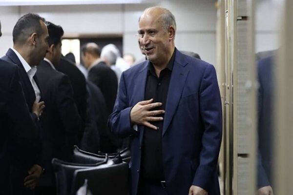 تاج شرایط کشور عالی است و همه چیز مهیاست