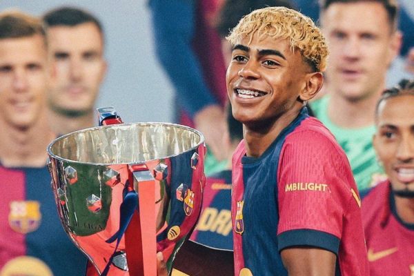 لامین یامال بهترین بازیکن فصل ۲۰۲۵-۲۰۲۴ از نگاه هو اسکورد