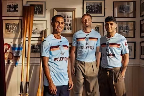 رونمایی رسمی از کیت سوم جدید برنتفورد