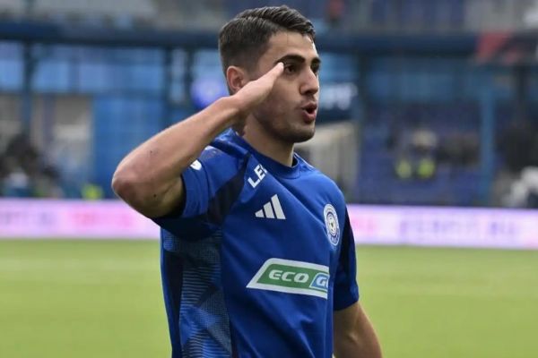  اختصاصی  جزییات قرارداد سحرخیزان با استقلال  سه ساله و هر فصل ۶۵۰ هزار دلار