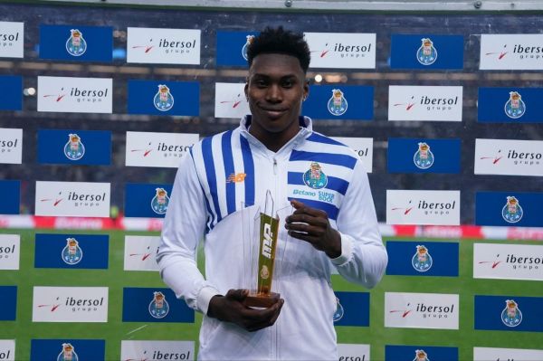 بند ویژه فسخ ستاره پورتو برای انتقال به نیوکاسل