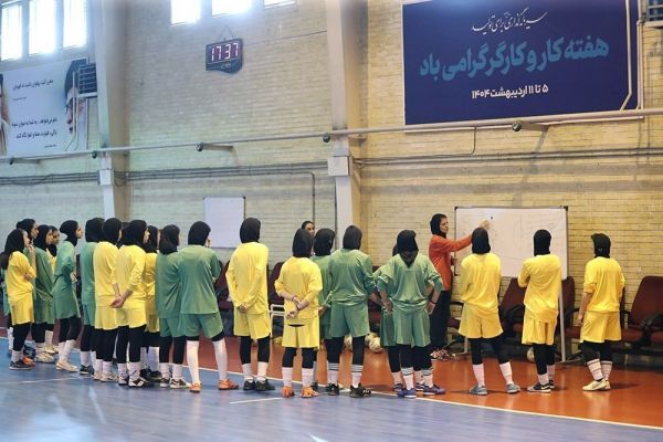 شریف 27 بازیکن را به اردو فراخواند