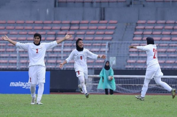 دختران با قلب خود به میدان میروند
