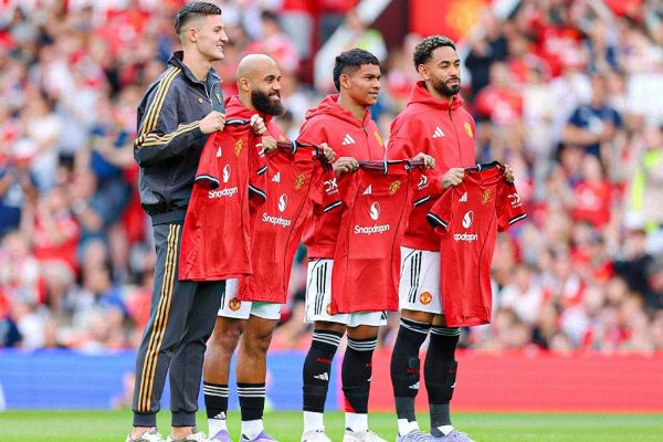  رونمایی منچستر یونایتد از خریدهای جدیدش