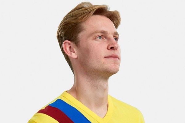 قرارداد ستاره هلندی خط میانی بارسلونا تمدید میشود