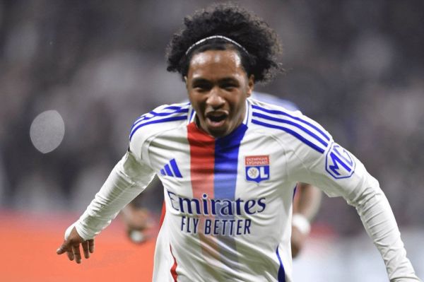 آرسنال برای جذب ستاره لیون اقدام کرد