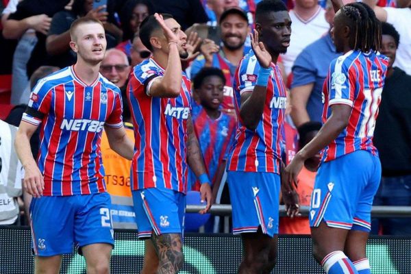 کریستال پالاس با ۲ میلیون یورو، دو جام بزرگ را فتح کرد