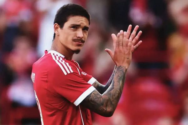 پیام خداحافظی ستاره اروگوئهای با لیورپول