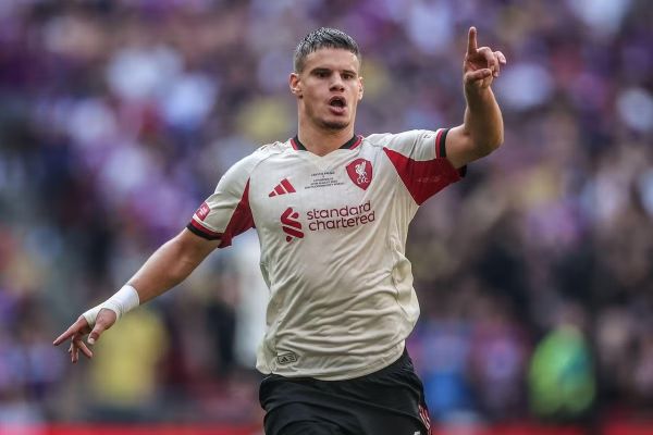 انتقاد اسطورههای لیورپول از ستاره جدید این باشگاه