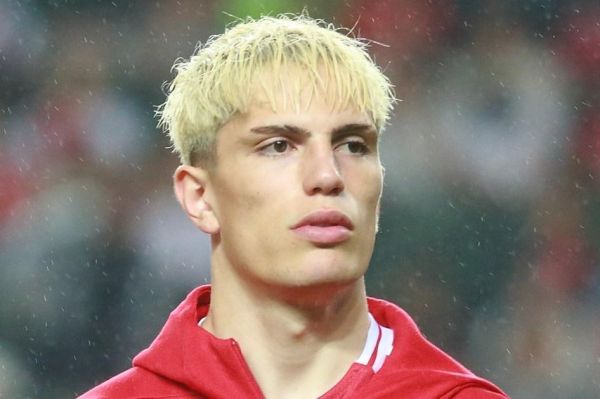 پیام رمزآلود ستاره پرحاشیه منچستریونایتد