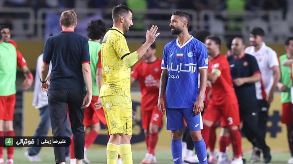  دو اشتباه ناشیانه از دو مدافع استقلال، دو گل برای تراکتور   ویدیو