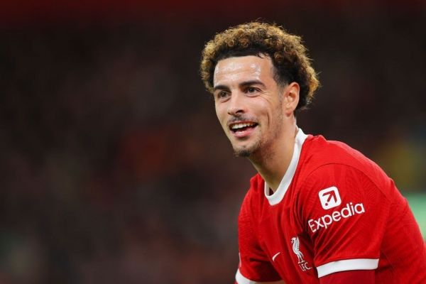  بازیکن لیورپول فیرمینو را بهتر از صلاح می‌داند