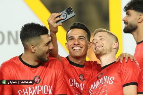  سلفی آزاردهنده برای استقلال در جشن قهرمانی تراکتور