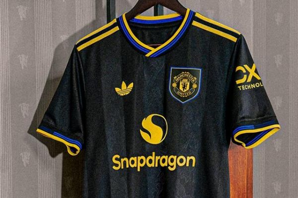  رونمایی رسمی از کیت سوم جدید منچستر یونایتد