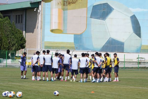  روانخواه 26 بازیکن را به اردوی تدارکاتی دعوت کرد