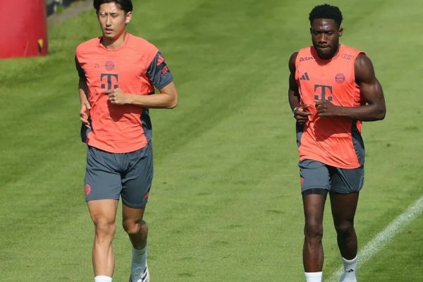  وضعیت عجیب زانوی آلفونسو دیویس پس از جراحی