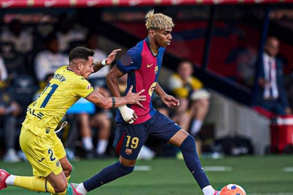 بارسلونا در انتظار تصمیم فیفا برای بازی لالیگایی در آمریکا