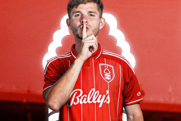  غیررسمی؛ پدیده منچسترسیتی به ناتینگهام فارست پیوست