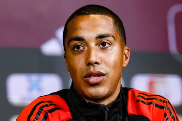  هافبک استون ویلا، کلید حل مشکلات رئال مادرید