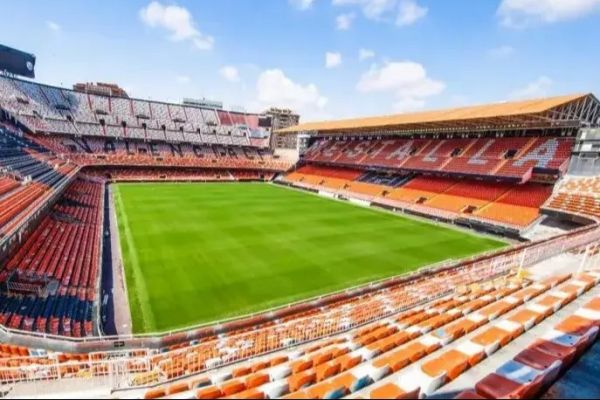 خوردن تخمه در ورزشگاه والنسیا ممنوع شد