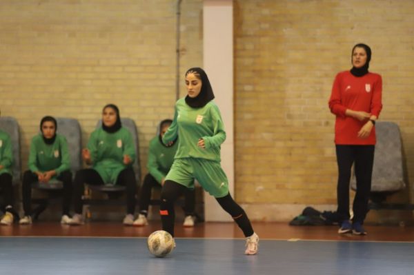  گزارش تصویری  بازی درون اردویی تیم ملی فوتسال دختران نوجوان