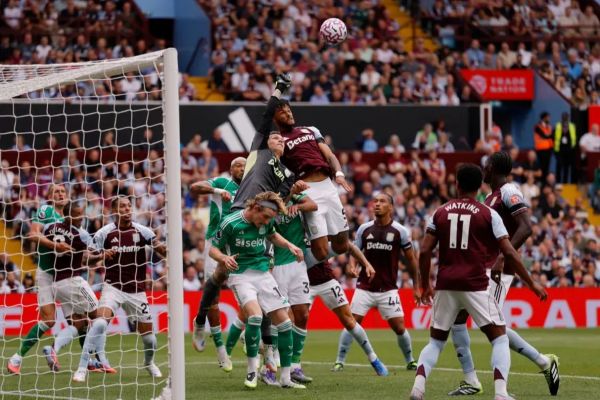  تساوی نیوکاسل در روزی که به ایساک توهین شد