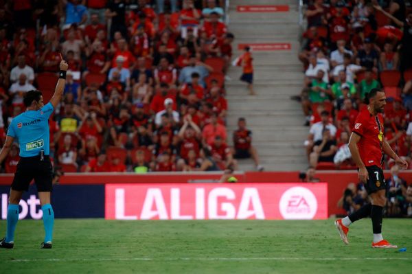  تصمیمات جنجالی داوری در بازی بارسلونا و مایورکا