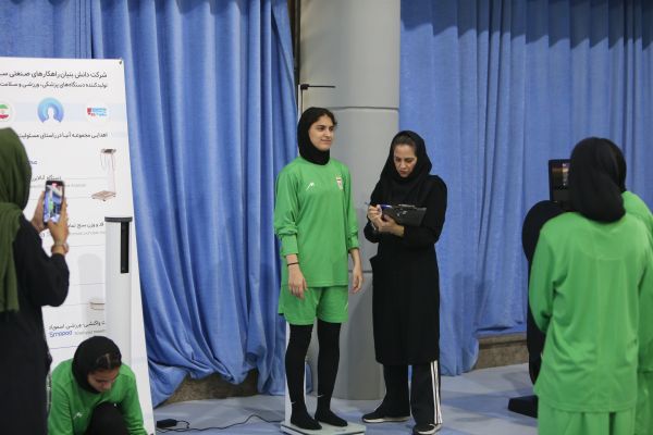 دختران فوتسالیست در آکادمی ملی المپیک آزمونهای آمادگی جسمانی دادند