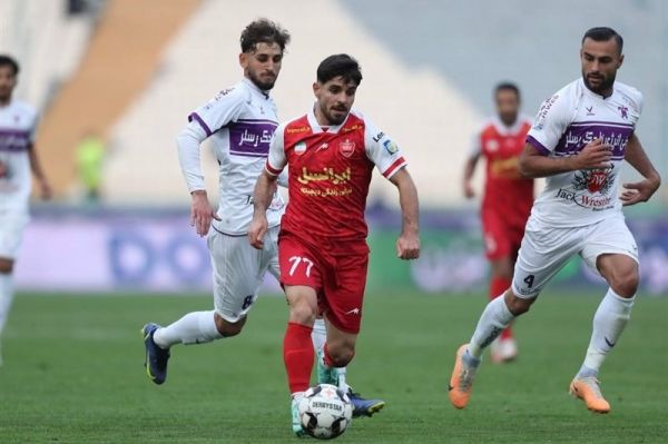 عمری غایب پرسپولیس در دیدار با فجر سپاسی