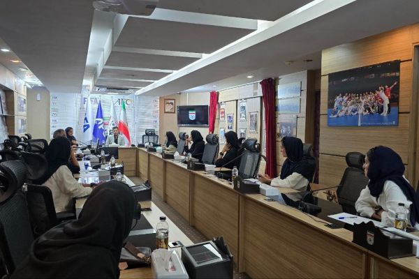 آزمون داوران فوتبال بانوان برگزار شد