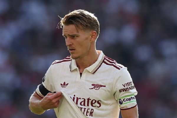 انتقاد دوباره از کاپیتان آرسنال؛ او افتضاح است