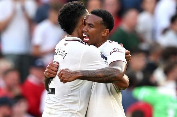  تمجید جالب توجه اسطوره منچستریونایتد از زوج خط دفاعی آرسنال