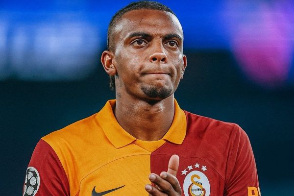  آغاز مذاکرات گالاتاسرای برای جذب مدافع سوئیسی منچسترسیتی