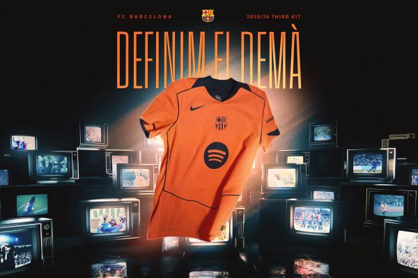 رونمایی از پیراهن سوم بارسلونا برای فصل جدید عکس